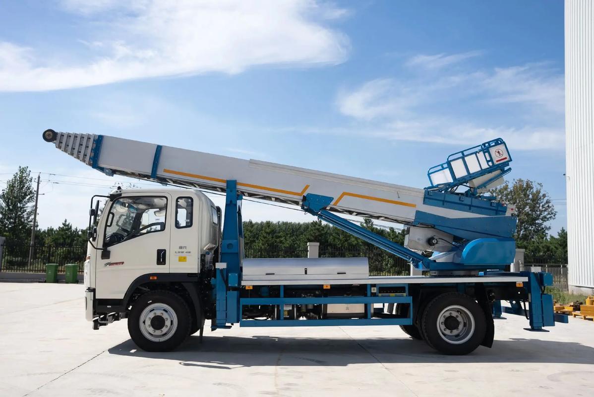 盐城云梯上料车租赁费用