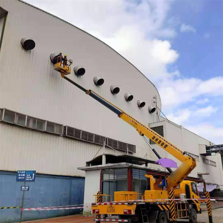 盐城高空作业车出租服务：专业广告牌安装解决方案